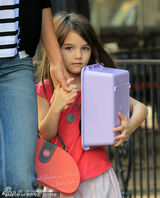 组图：汤姆克鲁斯拍《一击》 凯蒂带小苏瑞探班