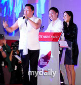 组图：韩歌手PSY釜山演唱会大跳《江南Style》