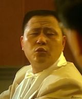 组图：《完美假妻》恶搞演艺圈的十动然拒