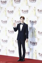 独家高清：李敏镐等亮相2013SBS演技大赏红毯