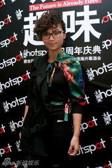 组图：海清张靓颖周冬雨冯绍峰等齐聚杂志庆典