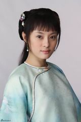 组图：《后宫甄嬛传》曝定妆照 孙俪蔡少芬斗艳