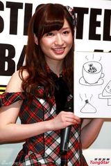 组图：AKB48台湾握手会卖萌 大赞美食成吃货