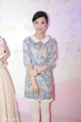 组图：袁姗姗瘦身成功 首献T台秀压轴出场