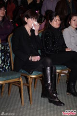 组图：歌迷忆梅艳芳泪不止 挚友再提梅姐趣事