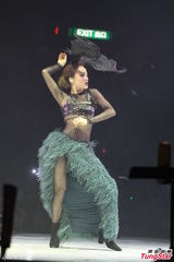 组图：容祖儿跨年演唱会狂秀性感