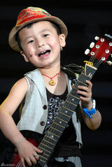 组图：《欢乐英雄》精彩现场 戴玉强周传雄等献演