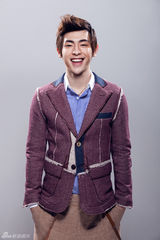 组图：新星邓伦曝光写真 清新外形受追捧