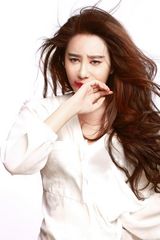 组图：女星姜欣雨曝新写真 获女性关爱大使称号