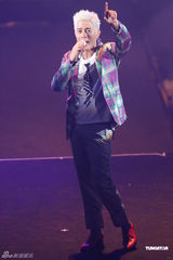 组图：郭富城个唱变型金刚舞台华丽震撼