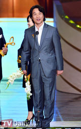 高清组图：金秀贤获大众文化奖 EXO-K等热唱助阵