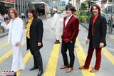 组图：复刻披头士演唱会香港举行 街头忙宣传