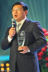 幻灯图：电视节目主持人30年年度风云人物盛典举行