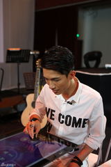 组图：陈楚生携好友做客《明星Do In Style》