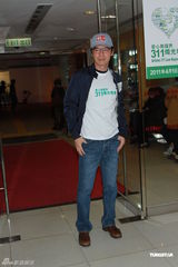 组图：成龙曾志伟等众星出席爱心无国界311烛光晚会 