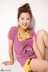 高清组图：何洁尽显娇俏可爱 甜美系写真曝光