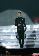 组图：容祖儿刘浩龙同台相亮 林峰否认同居