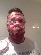 组图：蛇精病网友比赛胶带粘脸 集体不成人形