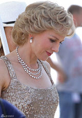 组图：娜奥米-沃茨新片饰演戴安娜王妃