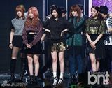 组图：韩团2NE1《M countdown》打榜拿第一