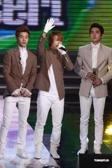 组图：韩国团体大出动 SJ-M唐禹哲high翻台北