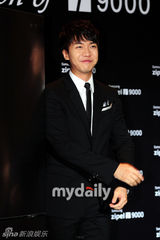 组图：韩星李胜基等参加家电新品发布会