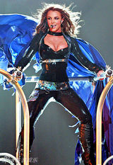 组图：盘点布兰妮昔日舞台性感造型