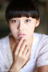 幻灯图：“媳妇”张佳宁宛如仙子 青春甜美羡煞旁人