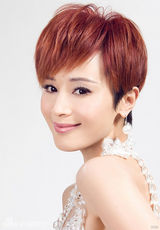 组图：石小群绚丽出镜拍摄唯美写真