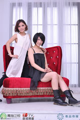 组图：花儿时尚大片曝光 甜美野性上演百变诱惑