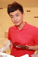 组图：TVB300艺人大合影 黄宗泽胡杏儿零交流