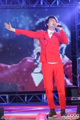 组图：严爵挑战唱跳险破音 林俊杰压轴热舞