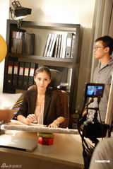 组图：Angelababy力挺师妹 客串微电影扮白领