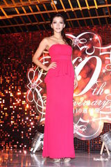 组图：昆凌出席代言动感热舞 默认周杰伦替赎身