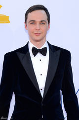 组图：《生活大爆炸》“谢耳朵”吉姆-帕森斯帅气逼人