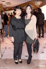 周慧敏自言有不少同志朋友 赌王四太送何超盈首饰