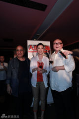 组图：《人山人海》答谢酒会  评审助阵气场足