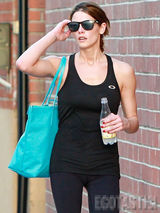 组图：《暮光》超模身形健硕成运动达人