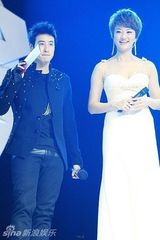 幻灯组图：华语榜中榜成都揭幕 潘玮柏张靓颖站台