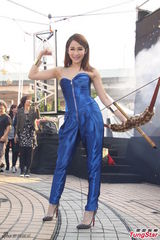 组图：萧亚轩亮相宣传新专辑 衣着性感娇俏妩媚