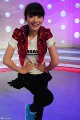 组图：芒果台《喜剧之王》全新改版 美女团性感登场