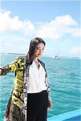 组图：王丽坤海洋日光写真显知性气质