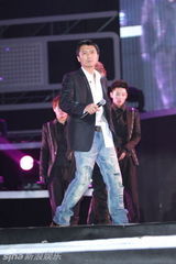 组图：王后驾到收官 谢霆锋李宇春孙燕姿热爆全场