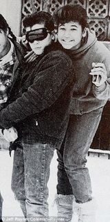 组图：安妮斯顿与未婚夫童年照明星范儿十足