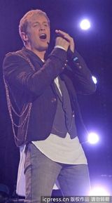 组图：西城男孩英国告别巡演 深情放歌魅力不减