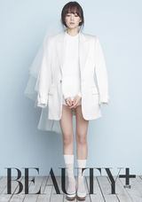组图：韩星尹胜雅公主造型拍写真扮纯美萝莉