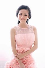 组图：解惠清夏日清新写真 气质优雅公主风浓郁