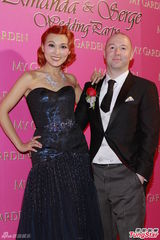 组图：李蕙敏香港补请喜宴 黄伟文要当小孩干爹