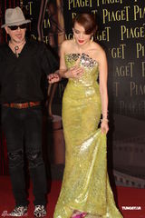 高清图：舒淇发型复古长裙性感 黄秋生装扮新潮