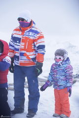 组图：《爸爸》爸爸们全副武装 冰天雪地劈木头